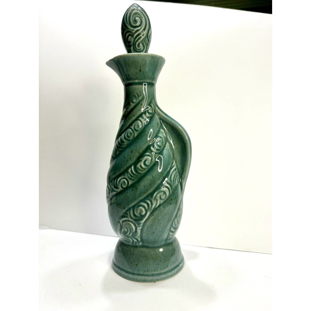 James B. Beam Distilling Co Genuine Regal 1966 Bourbon Liquor Decanter W/Top